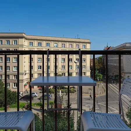 Beautiful Aleje Marcinkowskiego With Balcony By Renters Apartament Poznań